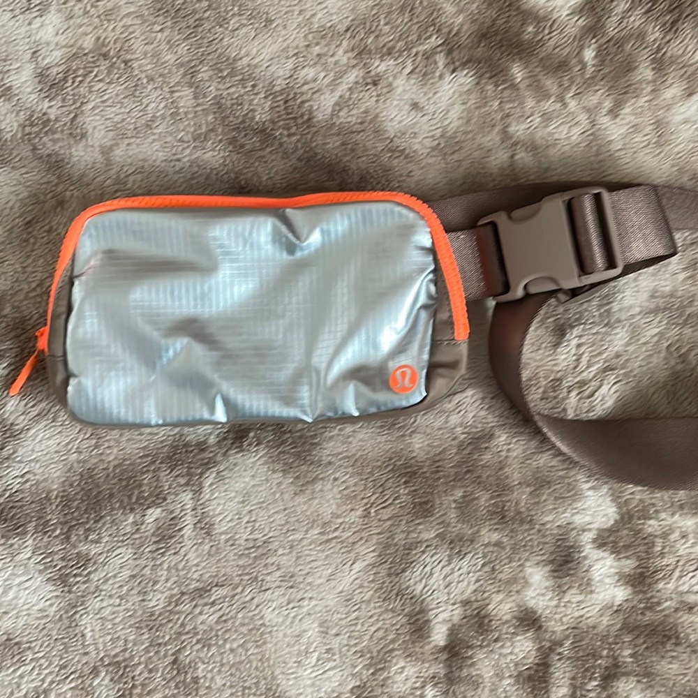 Lululemon Everywhere Belt Bag